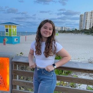 Meet your Posher, Gia